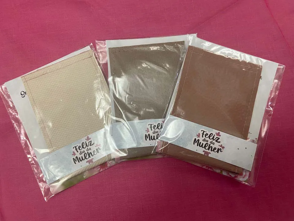 Mulheres reunidas em comemoração ao seu dia