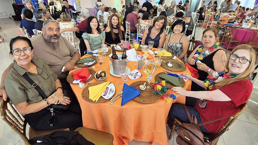 Associados se divertindo na festa