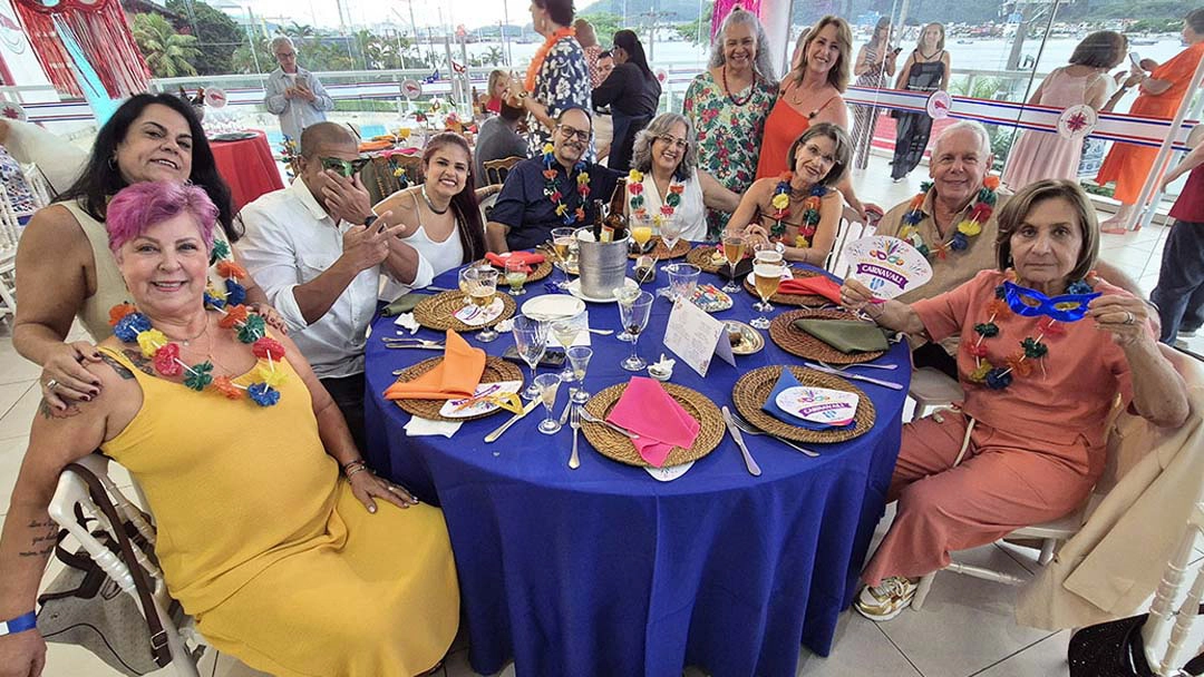 Associados se divertindo na festa