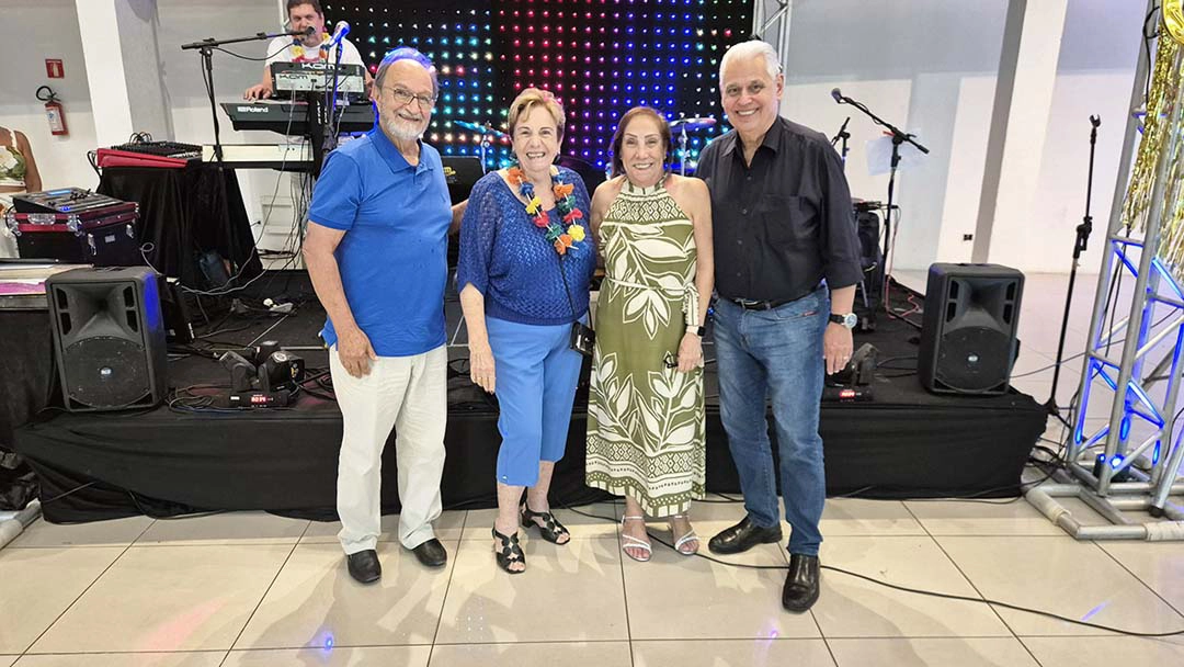 Associados se divertindo na festa