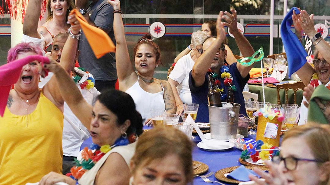 Associados se divertindo na festa