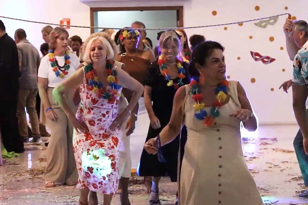 Associados se divertindo na festa