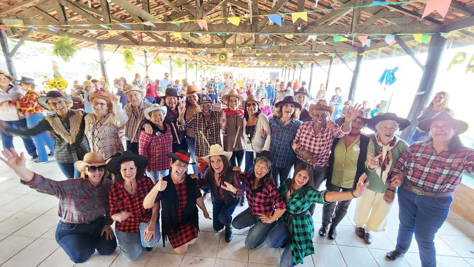 Associados reunidos na festa