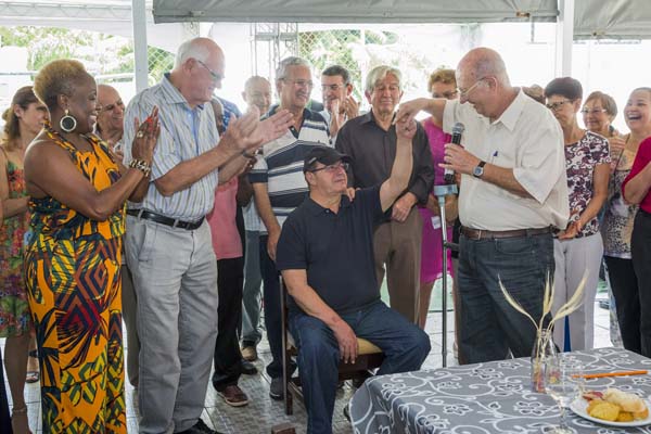 Apresentação do Coral Canto das Águas na festa do Dia Nacional do Aposentado 2017